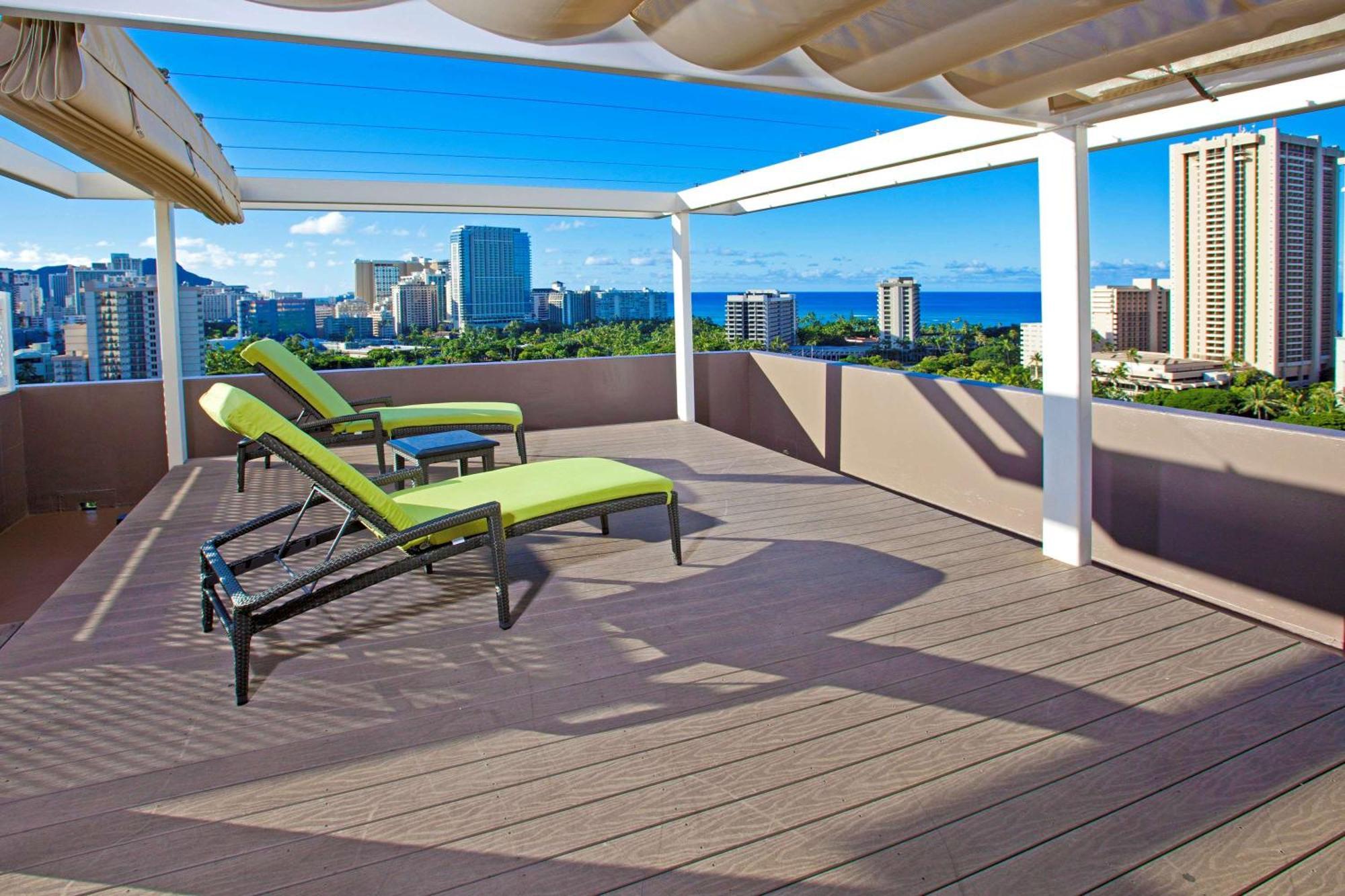 Doubletree By Hilton Alana - Waikiki Beach Honolulu Exterior photo