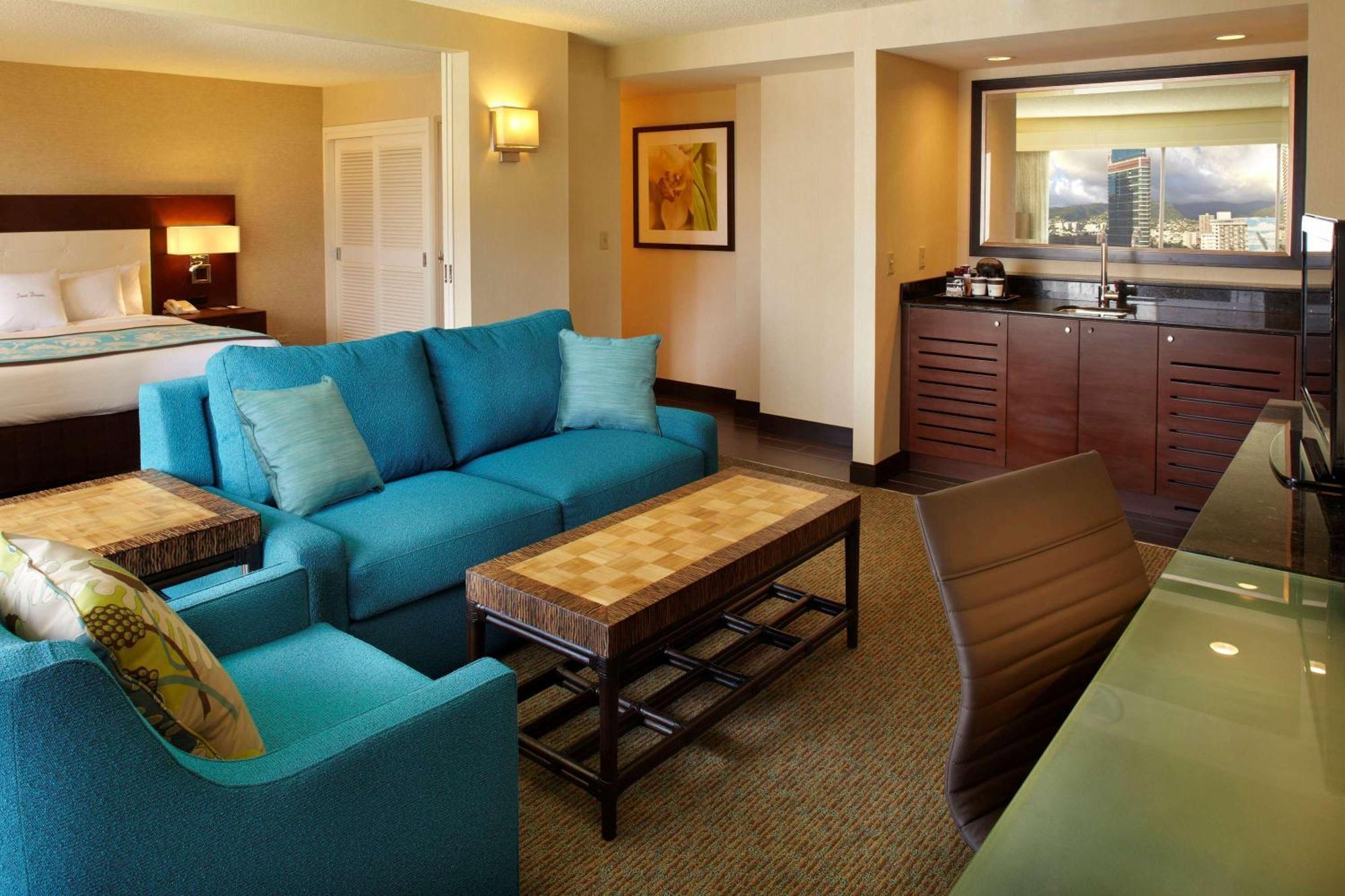 Doubletree By Hilton Alana - Waikiki Beach Honolulu Exterior photo