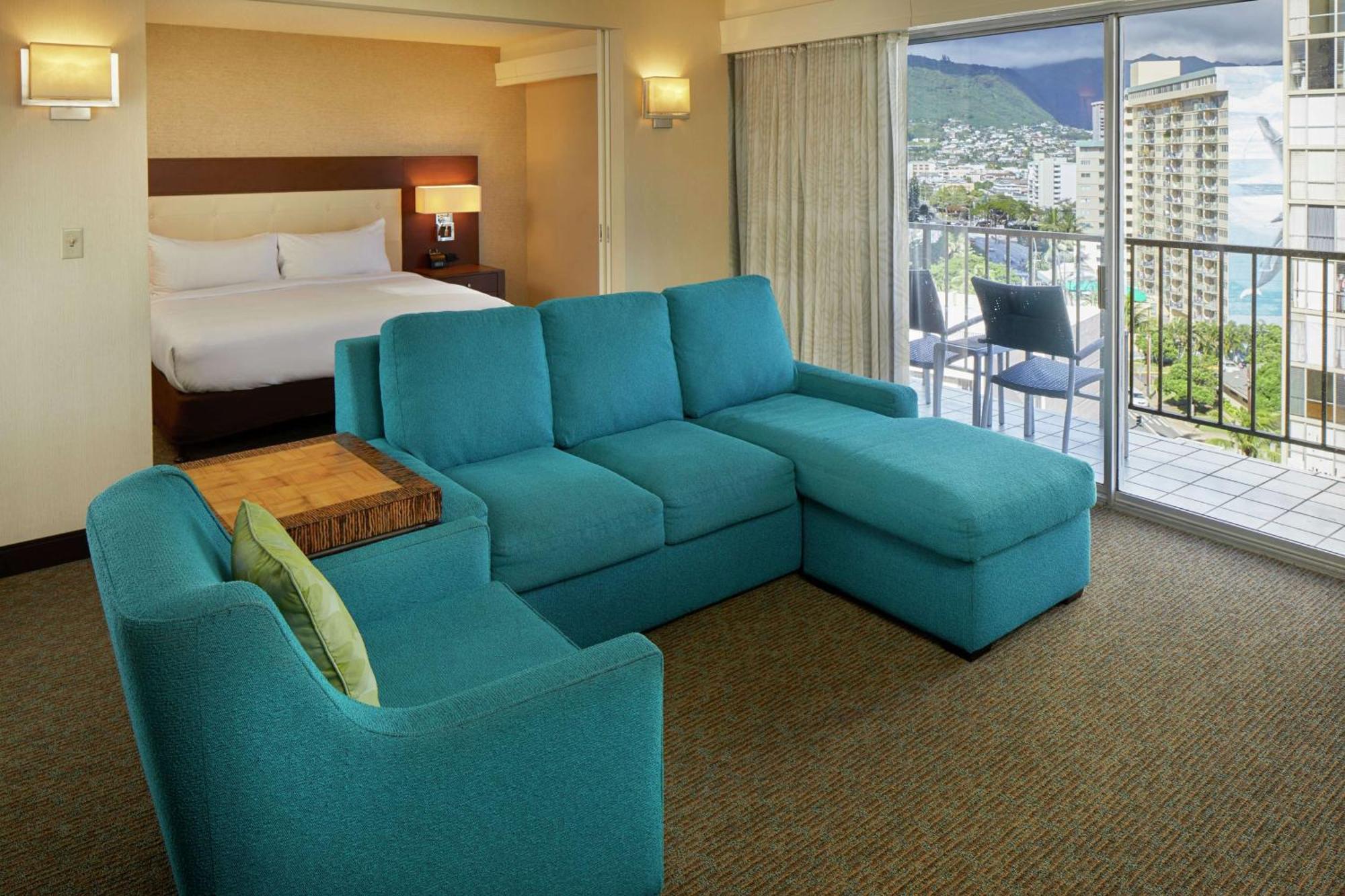 Doubletree By Hilton Alana - Waikiki Beach Honolulu Exterior photo