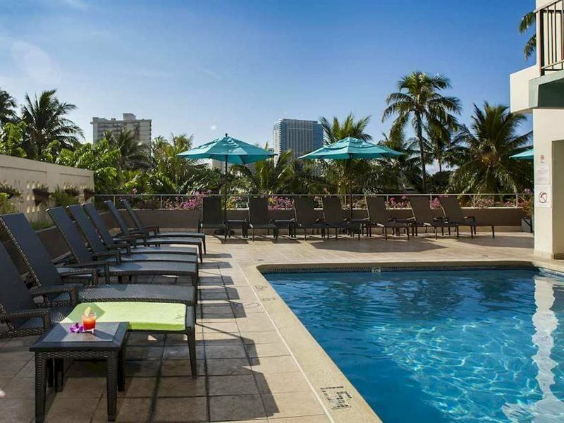 Doubletree By Hilton Alana - Waikiki Beach Honolulu Exterior photo